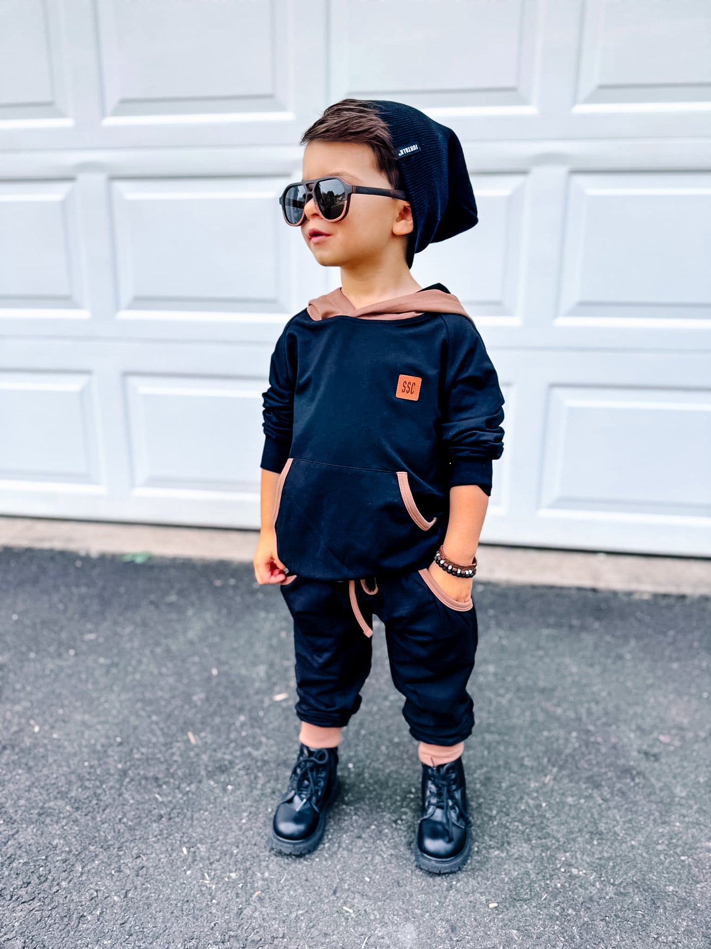 Black and brown set