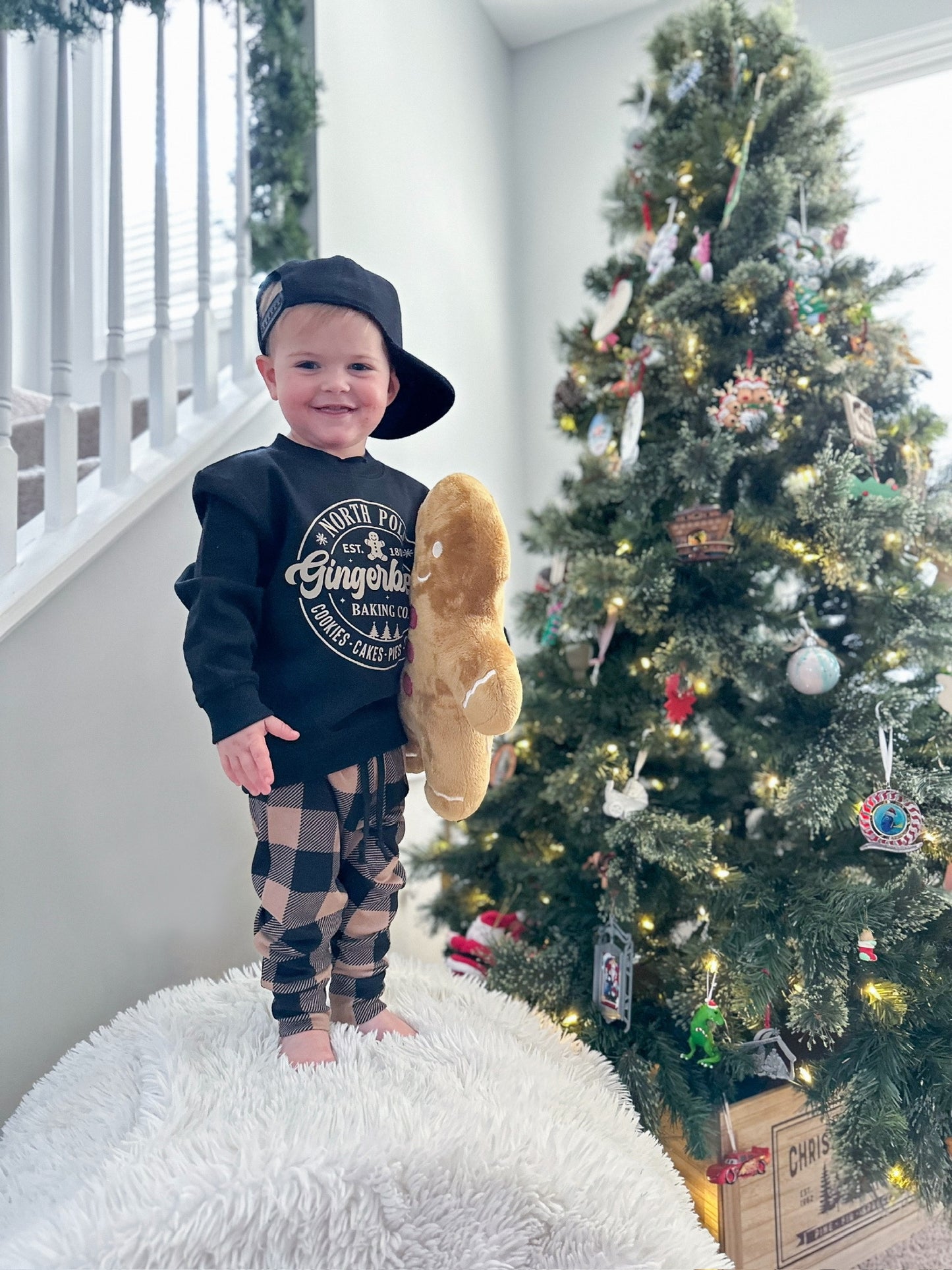 North Pole gingerbread baking co( black sweatshirt)