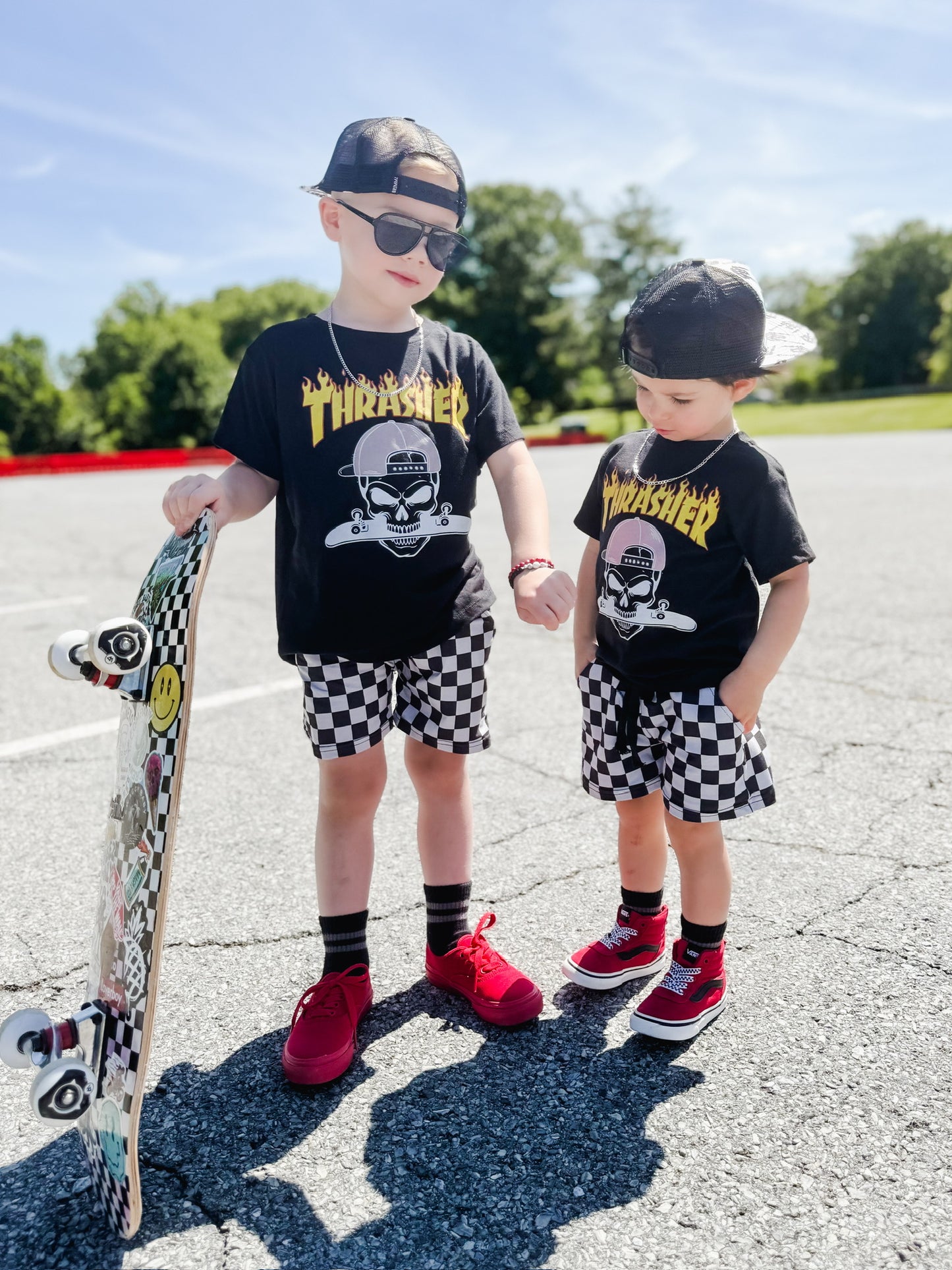 Fire skateboarding logo skull