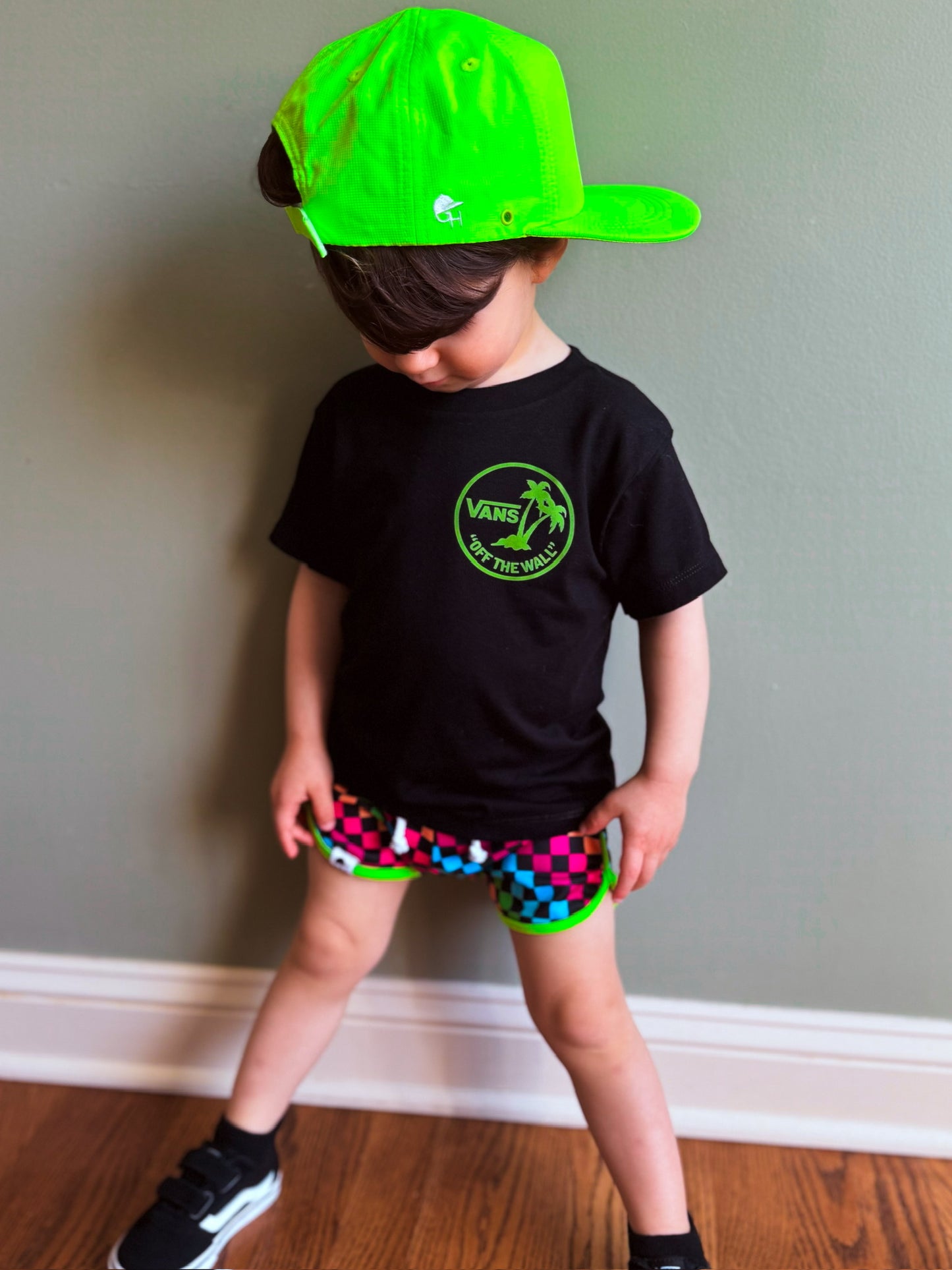 Neon checks logo