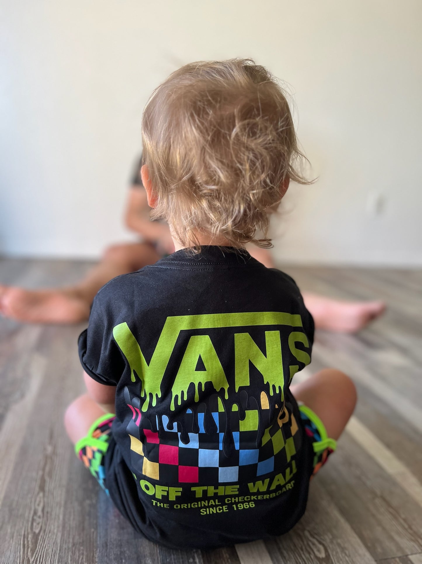 Neon checks logo