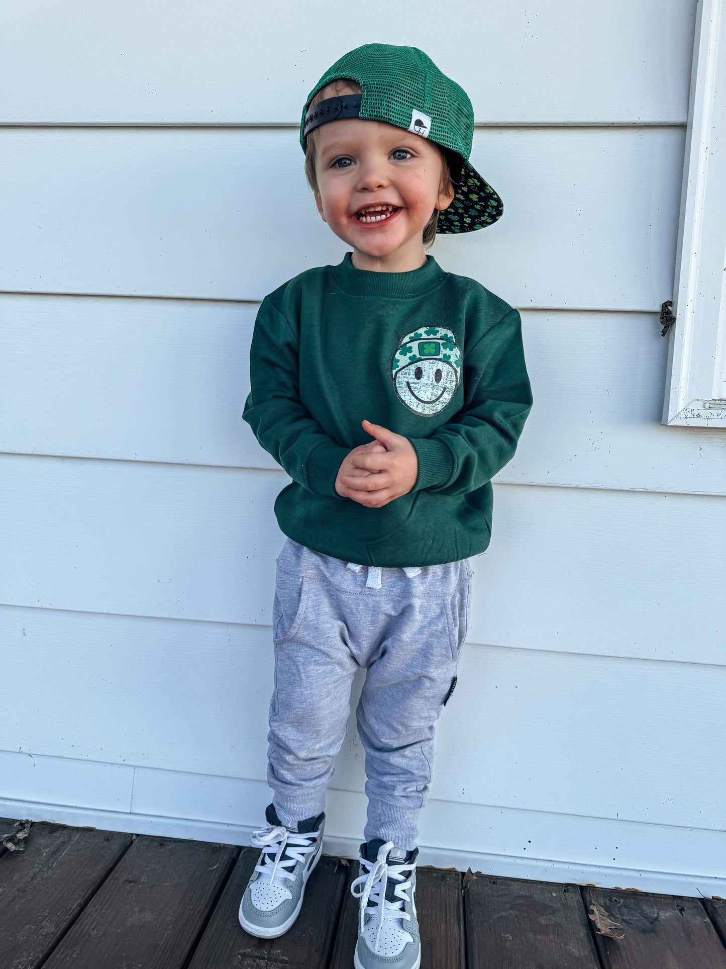 Moms five leaf clover ( sweatshirt only)