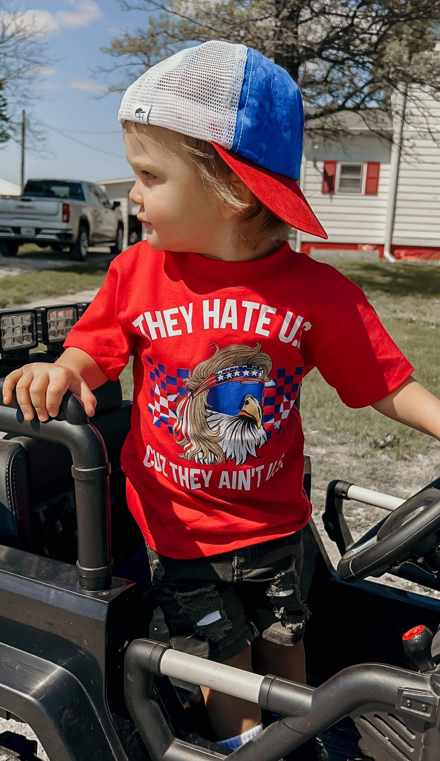 They hate us cuz they ain’t us (red)