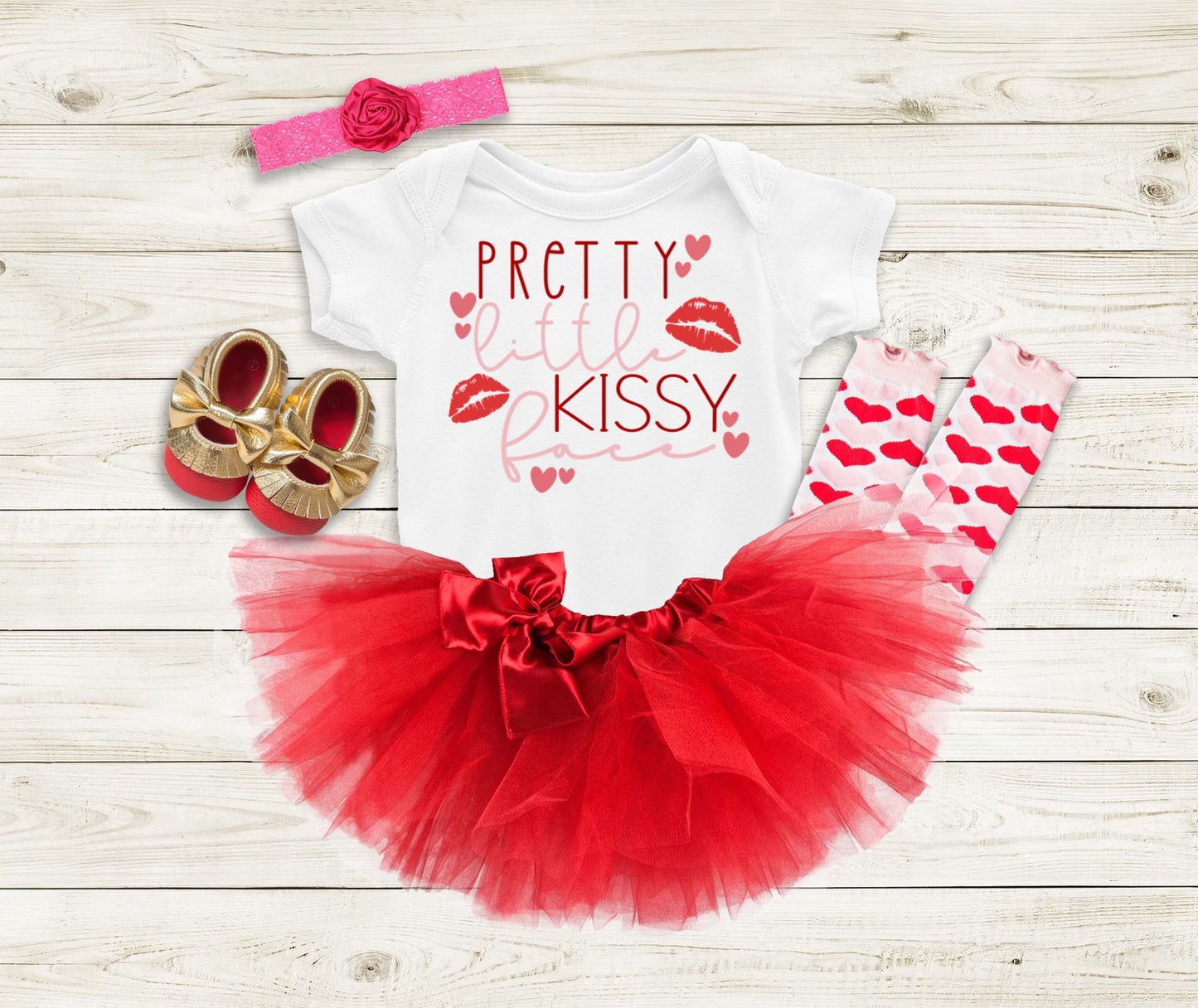 Pretty little kissy face