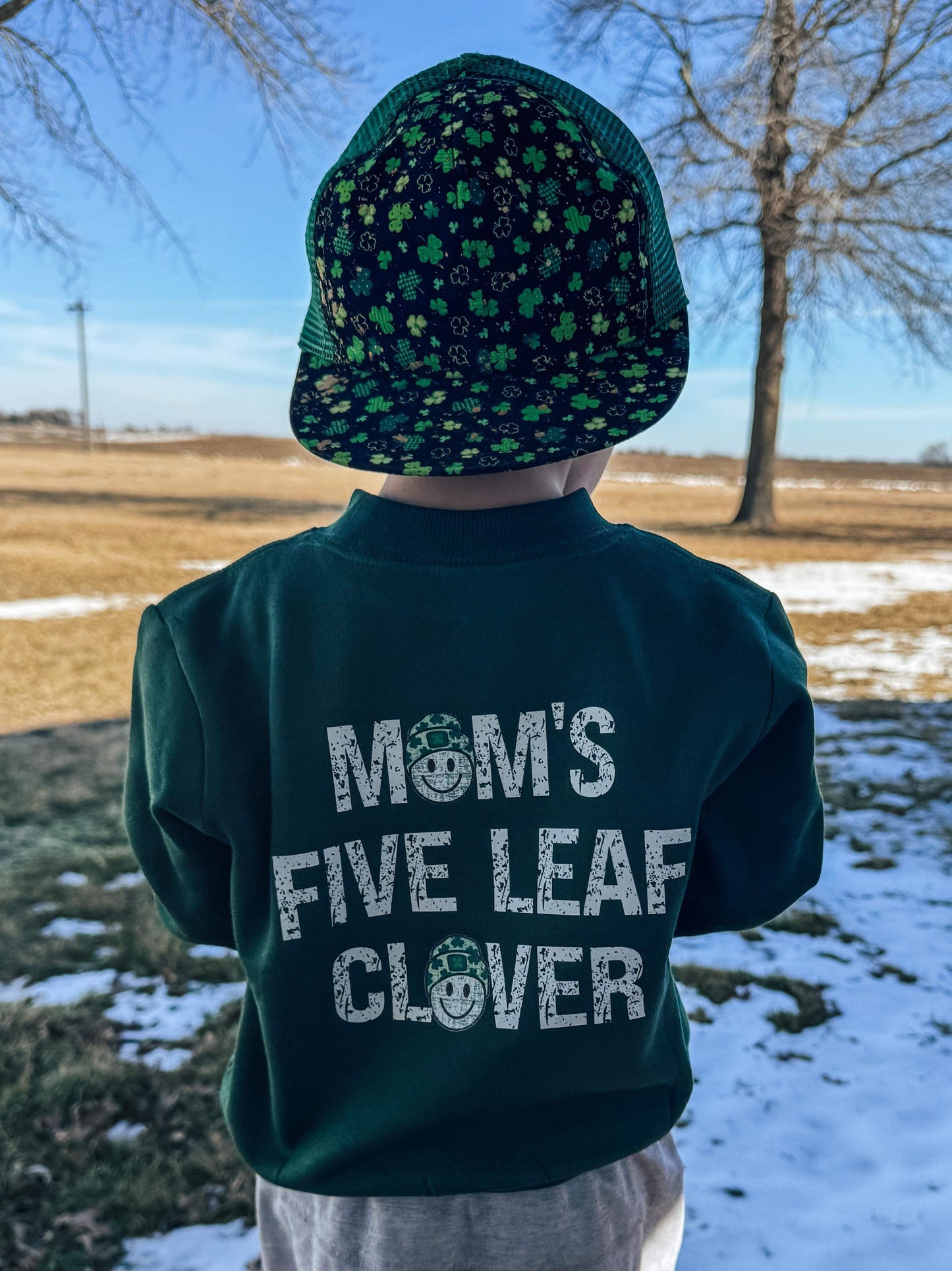 Moms five leaf clover ( sweatshirt only)