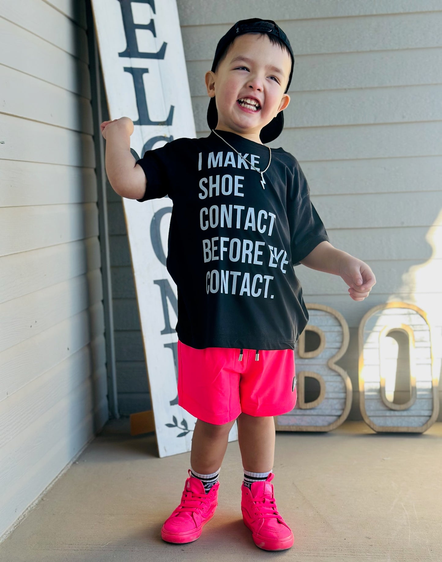 I make shoe contact before  I make eye contact