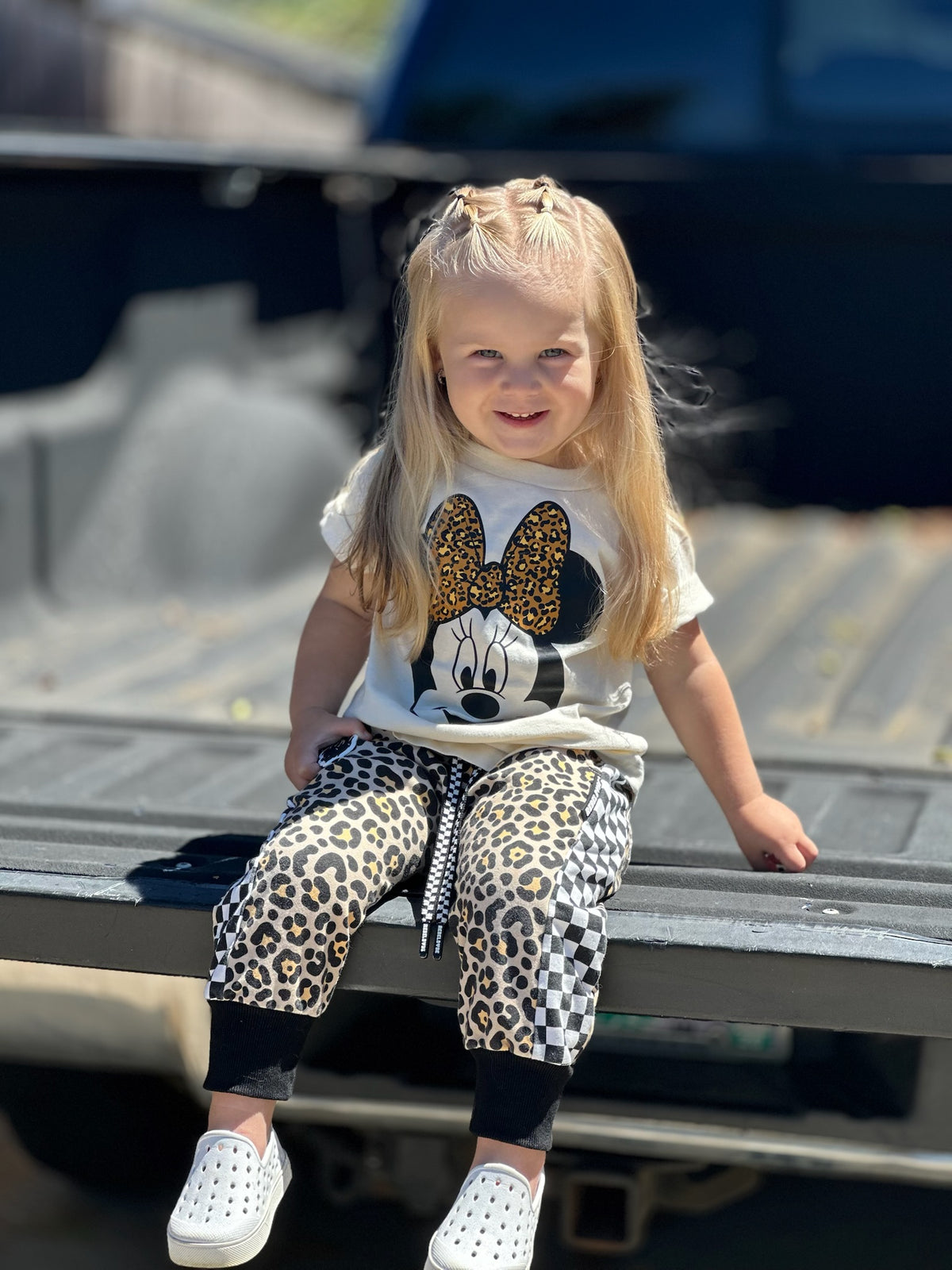 Leopard mouse with bow Bella