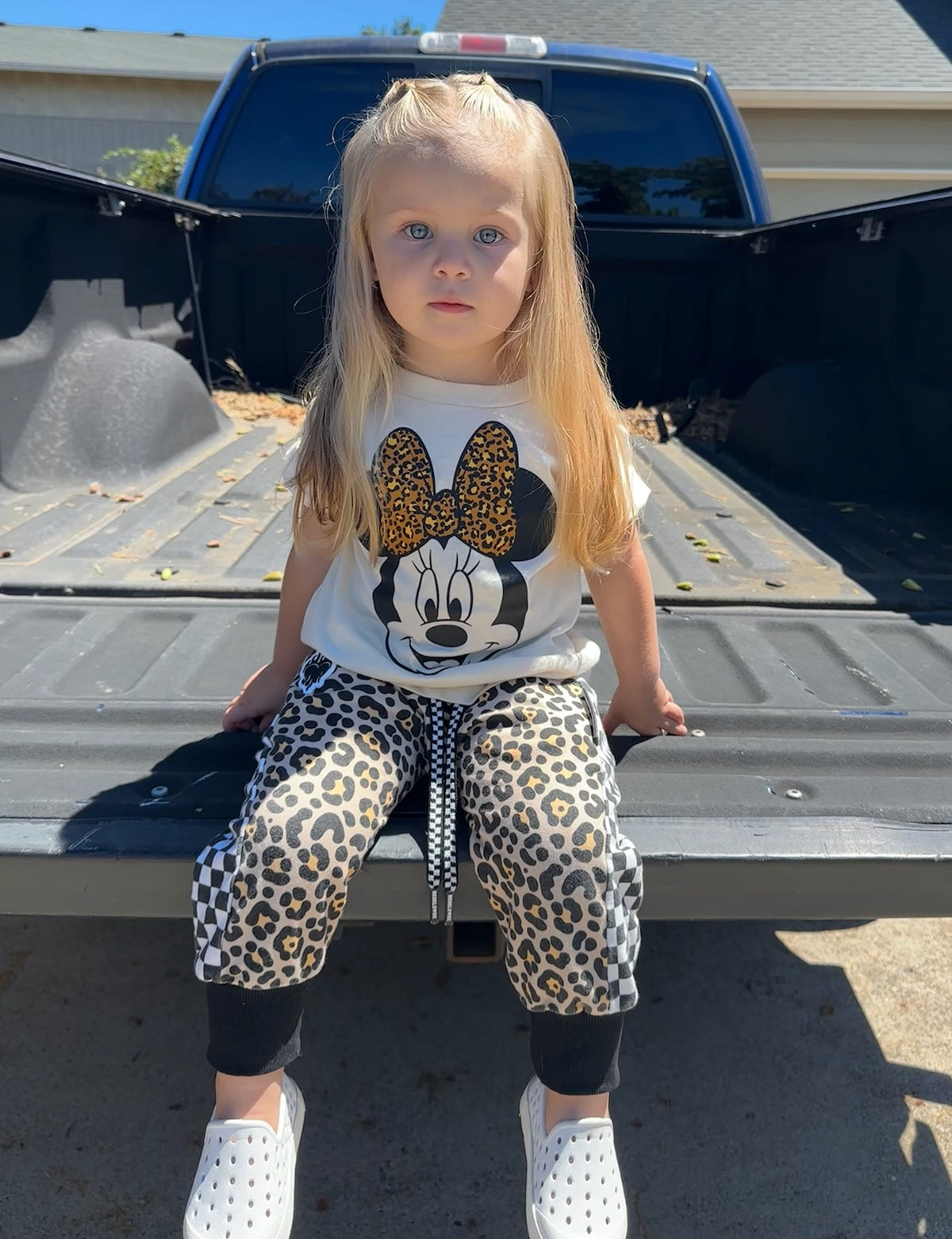 Leopard mouse with bow Bella