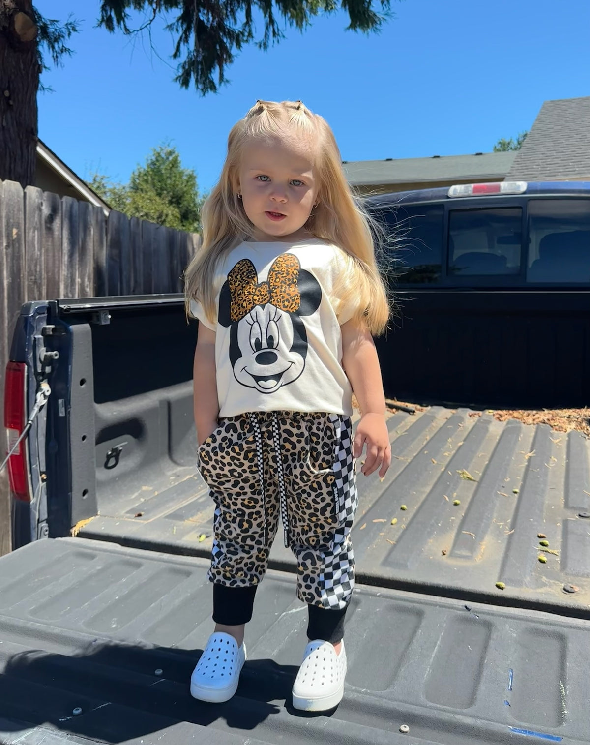 Leopard mouse with bow Bella