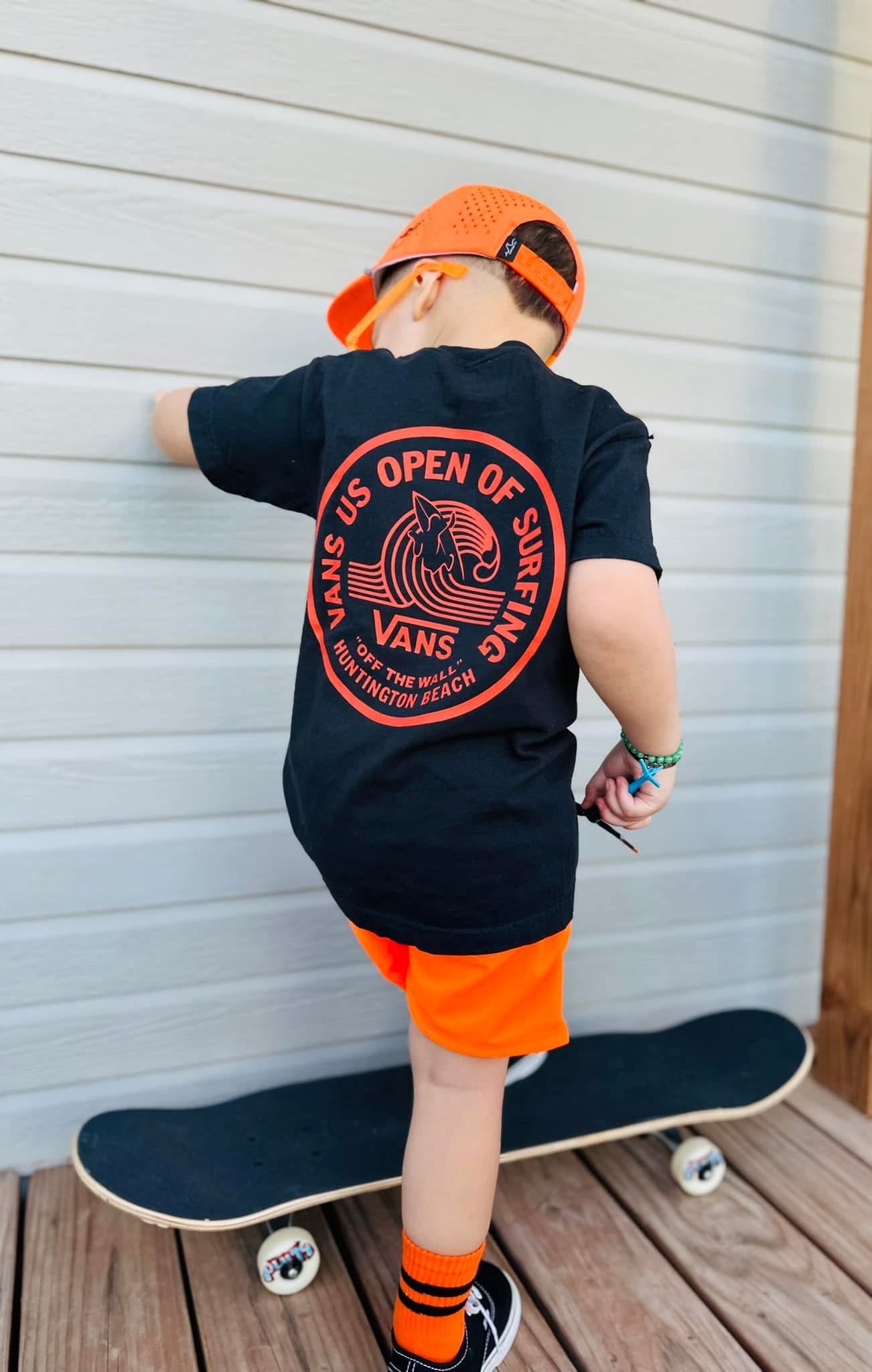 Off the wall surfing logo